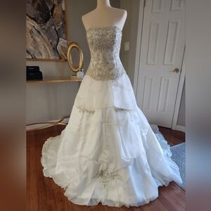Signature Design Strapless Organza Wedding Gown Corsett Back Beaded